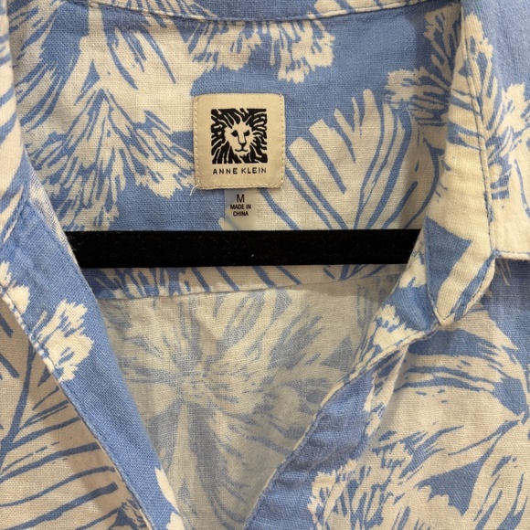 Light Blue & White Floral Button‑Up Blouse – Anne Klein - Picture 3 of 5